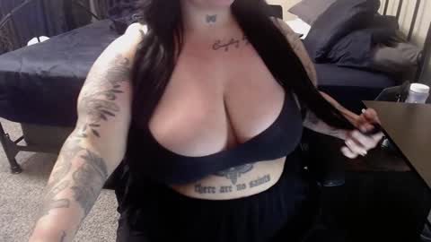 Snapshot of xrileyschembri chatting on 5, 12, 2024 xorileyschembri online show from 5, 12, 2024