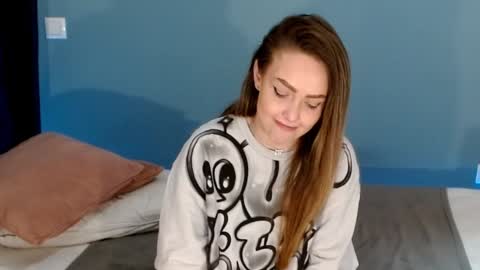 AnnaMaee online show from 14, 1, 2025