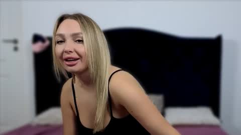 AnnaMaee online show from 30, 10, 2025