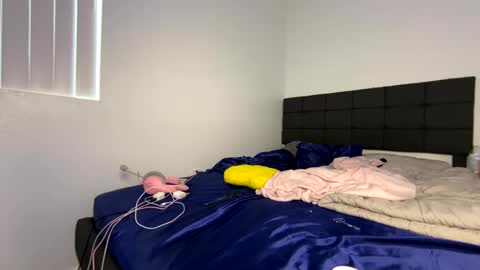 xStarGazingx online show from 10, 2, 2025