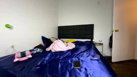 xStarGazingx online show from 25, 2, 2025