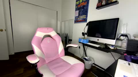 xStarGazingx online show from 12, 9, 2025