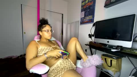 xStarGazingx online show from 24, 9, 2025