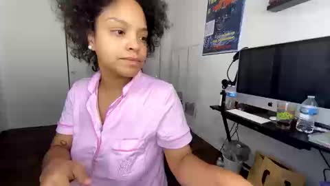 xStarGazingx online show from 10, 10, 2025