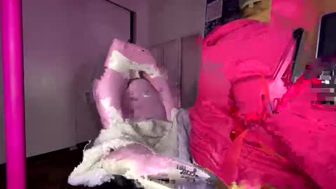 xStarGazingx online show from 8, 11, 2025