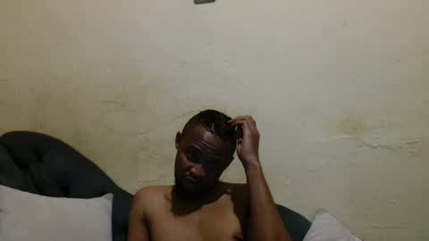 Snapshot of xtroyxxx chatting on 9, 5, 2026 Troy online show from 9, 5, 2026
