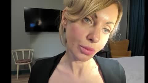 xvaleriax0 online show from 13, 9, 2025