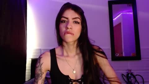 Snapshot of xx_johnson_xx chatting on 5, 11, 2025 VALE online show from 5, 11, 2025