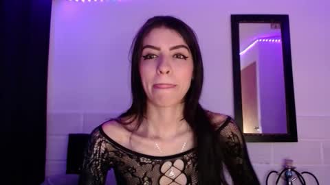 Snapshot of xx_johnson_xx chatting on 19, 12, 2025 VALE online show from 19, 12, 2025