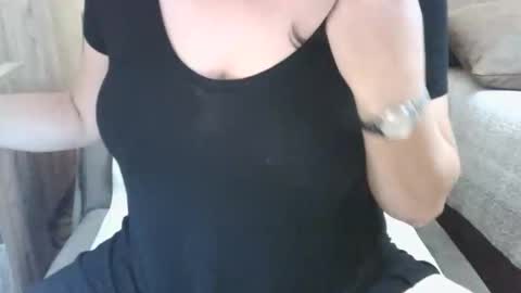 HotMomAlex online show from 8, 6, 2026
