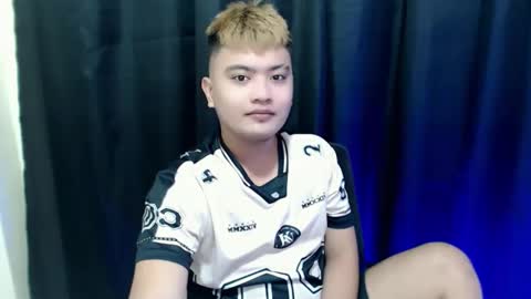 Snapshot of xxhotloyd_cummerx chatting on 17, 11, 2025 Loyd online show from 17, 11, 2025