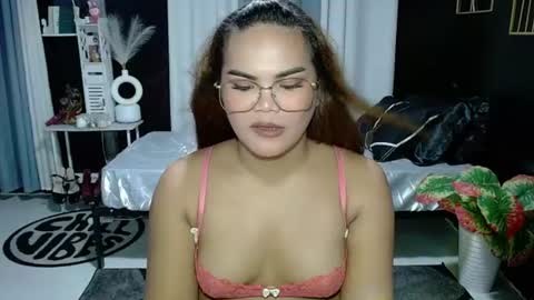 Snapshot of xxkylie_smithxx chatting on 10, 6, 2026 Kylie Smith online show from 10, 6, 2026