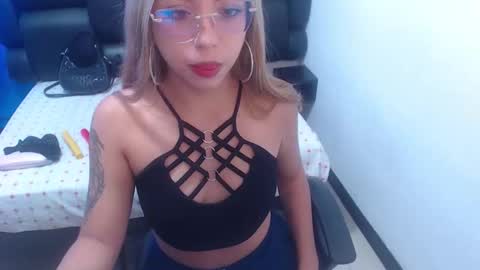 Snapshot of xxsashablondelatinxx chatting on 21, 2, 2026 Sasha Blonde online show from 21, 2, 2026
