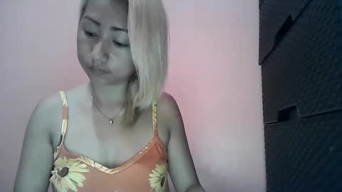 Snapshot of xxsugarpopxx chatting on 6, 3, 2025 xxsugarpopxx online show from 6, 3, 2025