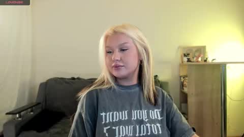 Snapshot of xxviktoryqueenxx chatting on 23, 10, 2025 Vi online show from 23, 10, 2025