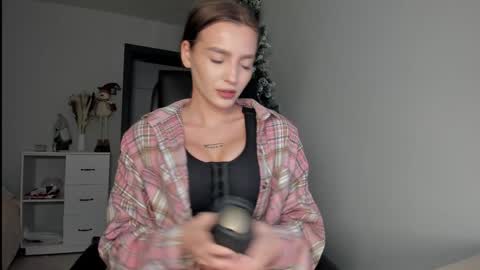 xxx_leila online show from 27, 1, 2025