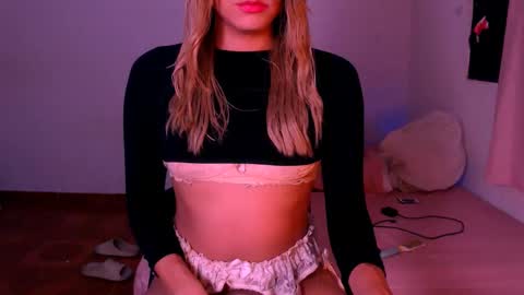Snapshot of xxxanonymousloverxxx chatting on 1, 1, 2025 Chiara online show from 1, 1, 2025