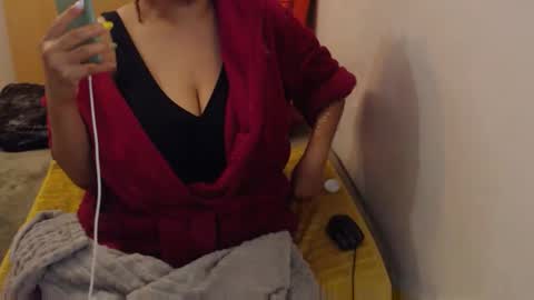 Snapshot of xxxbustybabe27x chatting on 24, 4, 2026 Ayanda online show from 24, 4, 2026