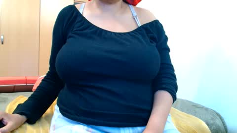 Snapshot of xxxbustybabe27x chatting on 1, 6, 2026 Ayanda online show from 1, 6, 2026