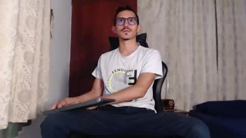 Snapshot of xxxhome_alonexxx chatting on 28, 9, 2025 Kev online show from 28, 9, 2025