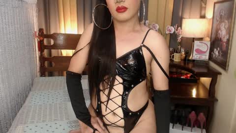 QUEENCY online show from 5, 4, 2026