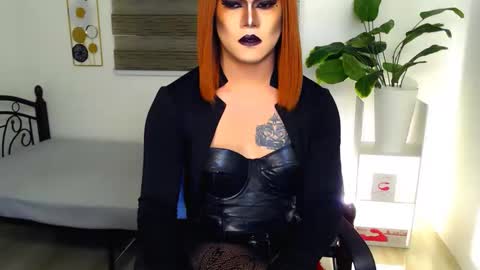 Snapshot of xyournightmarequeenx chatting on 21, 5, 2026 QueenMarina online show from 21, 5, 2026