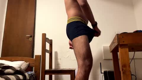Snapshot of y0ungwithbrowndick chatting on 18, 10, 2025 BROWN DICK online show from 18, 10, 2025