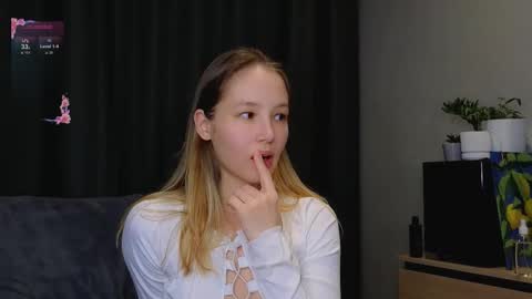 Snapshot of y0ur_sunshine__ chatting on 26, 2, 2026 Eva online show from 26, 2, 2026