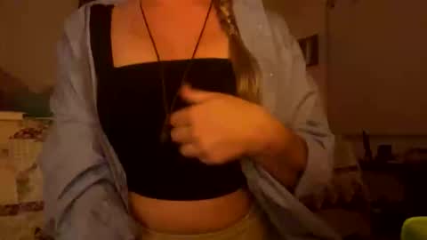 yagirlpeachezzz online show from 24, 11, 2025