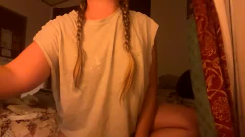 yagirlpeachezzz online show from 27, 2, 2026