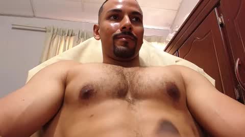  Yago Fox  online show from 28, 2, 2025