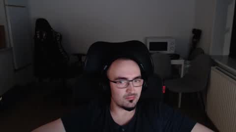 Snapshot of yamillamal157 chatting on 17, 12, 2025 YamilLamal online show from 17, 12, 2025