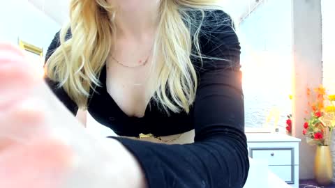 Yana  online show from 3, 1, 2025