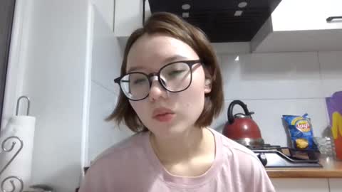 Snapshot of yanverfaille chatting on 8, 10, 2025 Lily online show from 8, 10, 2025