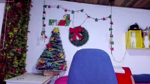 Snapshot of yasmin_goldenst chatting on 30, 12, 2024 Yasemin online show from 30, 12, 2024