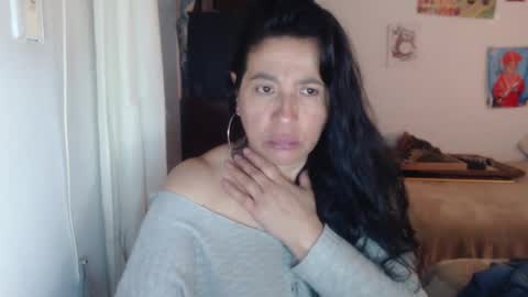 Snapshot of yasmin_love85 chatting on 7, 10, 2025 yasmin_love85 online show from 7, 10, 2025