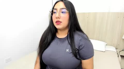 Yasmin Ortiz online show from 13, 3, 2026