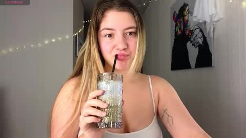 Snapshot of yasyaaa chatting on 9, 1, 2025 Yasyaa online show from 9, 1, 2025