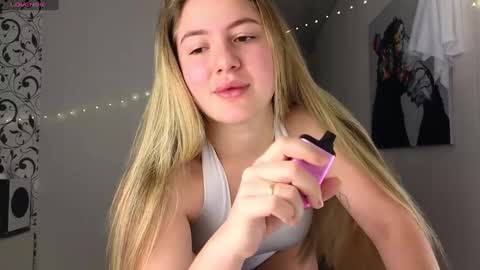 Snapshot of yasyaaa chatting on 22, 1, 2025 Yasyaa online show from 22, 1, 2025