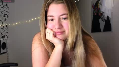 Snapshot of yasyaaa chatting on 14, 2, 2025 Yasyaa online show from 14, 2, 2025