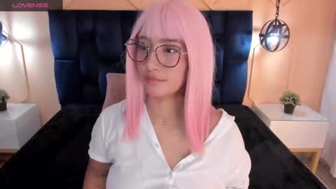 Snapshot of yazmin_rouse chatting on 8, 1, 2025 Yazmin online show from 8, 1, 2025