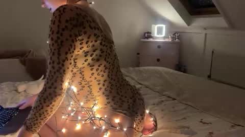 Snapshot of yeahrina chatting on 17, 10, 2025 rina online show from 17, 10, 2025