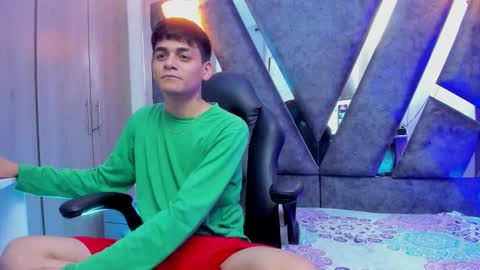 Snapshot of yef_thinn chatting on 17, 10, 2025 yef_thinn online show from 17, 10, 2025