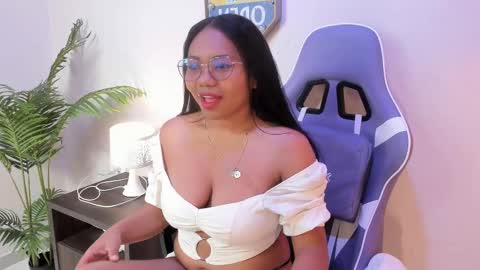yeika_foxy online show from 22, 2, 2025