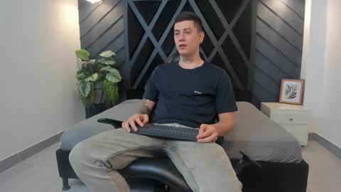 YEIKO ROMERO online show from 7, 1, 2025