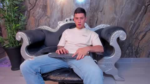 YEIKO ROMERO online show from 6, 2, 2025