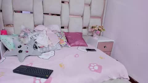 Snapshot of yeinsoliveros chatting on 21, 11, 2025 Yeins online show from 21, 11, 2025