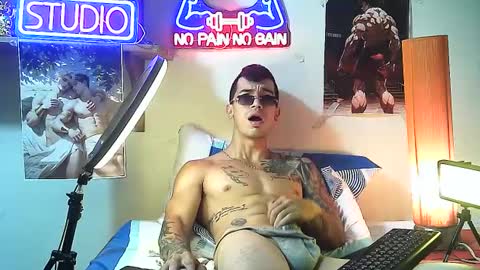 yeisoncastellanos1999 online show from 4, 10, 2025