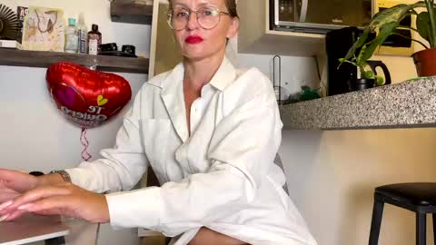 Snapshot of yes_mommy_zlata chatting on 24, 2, 2025 Zlata online show from 24, 2, 2025