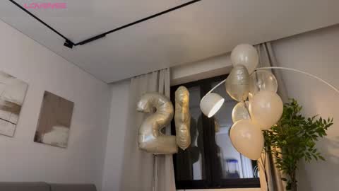 Snapshot of yessasha1 chatting on 17, 12, 2025 Amy online show from 17, 12, 2025